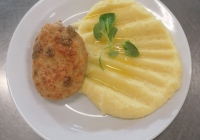 Prirodni-mlety-rizek-s-nivou-bramborova-kase-1