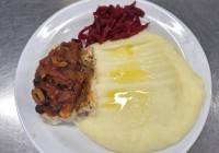 Treska-na-recky-zpusob-kecup-olivy-cibule-bramborova-kase