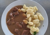Znojemsky-gulas-bramborove-noky